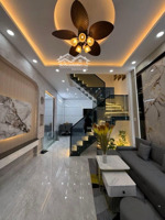 bán gấp nhà 4m x 9m đúc 3 lầu full nội thất.phạm văn chiêu,quận gò vấp
