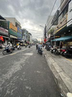 nhà 3 tầng đưởng hoàng hoa thám gần hùng vương
- dt 75m2 ngang 5m
- vị trí kinh doanh buôn bán