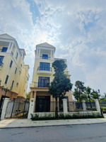 cần tiền bán gấp đơn lập đảo dừa 180m sát bể bơi pha lê giá 26 tỷ