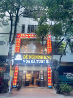 tôi cho thuê nhà mặt phố trung kính, mặt tiền 5m, diện tích sử dụng 300m, thang máy, thông sàn