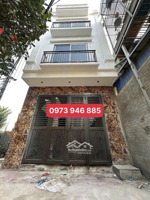 chính chủ bán nhà 3 tầng, dt 80.5m2, đường thông, thiết kế gara ô tô, lắp đầy đủ nội thất sẵn ở