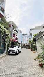 nhà phố hiện đại 4 tầng ô tô ngủ lâm văn bền,tân quy quận 7,dt 4x17m,4pn.chỉ 9 tỷ hơn