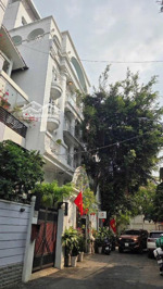 khách sạn 4sao - 9tầng khu vip phú nhuận - ngay trung tâm - 300m2 - 23pn đạt chuẩn dòng tiền 300t