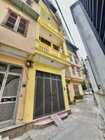 phân lô nguyễn chí thanh 45m2x4t, sạch sẽ đủ điều hòa, ngõ thông oto đi vòng quanh, vị trí tốt 17tr