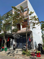 siêu hiếm- bán nhà 3 tầng mặt tiền đường lương khánh thiện gần biển, cách biển 200m giá tốt