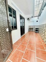 hiếm -tập thể tầng 1 mai động giá dưới 3 tỷ mặt tiền 6,5m sân riêng ở ngay