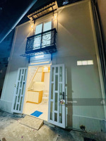 chỉ 2,3 tỷ - xe hơi đỗ cửa - căn góc 3 tấm hc đủ