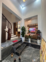 minh khai - gần time city - full nội thất giá chỉ hơn 8 tỷ.