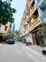 nhà siêu đẹp ô tô 7 chỗ vào nhà thang máy mt 5,2m đội cấn