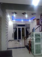 diện tích 5 x 20, gồm sân . sổ nhận đủ 100 m, hoàn công nhà đầy đủ. - cấu trúc: 4pn + 4wc + bếp, đ