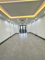 chính chủ cho thuê nhà phố văn cao quận ba đình ngõ rộng ô tô , có gara bãi hầm gửi xe