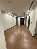 hiếm cho thuê quỹ căn 2 phòng ngủ không đồ / đồ cơ bản tại dự án the matrix one/ lh 