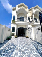 siêu vị trí - nhà ngay quảng trường mỹ tho, đạo thạnh. dt:5x21 có 3pn 3wc. giá 2,95 tỷ tl