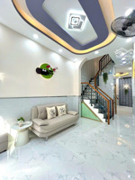 nhà đẹp mai xuân thưởng quận 6 gần hậu giang.dt: 3.1mx13.5m. 3 tầng. chỉ 5.8 tỷ còn tl.