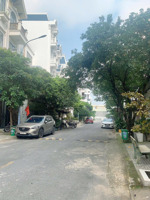 nhà mt kinh doanh ngay chợ đêm việt lập, sát phạm văn đồng dt 120m2 giá 9tỷ.