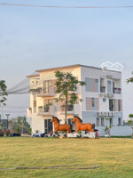 sở hữu lô đất full thổ cư, chỉ 2tỷ3 cho 100m2, shr, nằm ở mtđ ql1a giao ql20, tháng góp 12 triệu