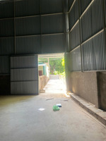 cho thuê kho mới đẹp ngõ to đường bát khối , dt 750m, mt 8m, rb, giá 48tr