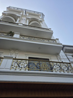 nhà 7 tầng - oto ngủ trong nhà - lô góc - thang máy- nội thất cơ bản