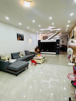 bán nhà đẹp sân đậu ôtô rộng trung tâm phường 8 vũng tàu. hẻm thẳng