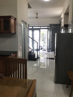 cho thuê nhà nguyên căn trệt hai lầu sân thượng đường xe hơi phường phú thuận quận 7