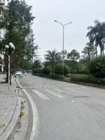 bán đất phạm văn đồng, 62m2, mt 5.5m, đường 13m, gần văn tiến dũng, vỉa hè rộng