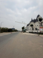 bán biệt thự góc đẹp đối diện ciputra - đông ngạc.lh 