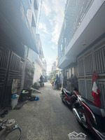 chỉ hơn 2 tỷ có ngay nhà đẹp ngay chợ btđ giáp tên lửa tiếp giáp hl2 2 tầng 18m2 ko quy hoạch ko l