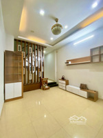 mặt tiền võ văn hát sát đh marketing 4 tầng 80m dòng tiền sẵn 12tr/tháng giá chỉ 7,1 tỷ