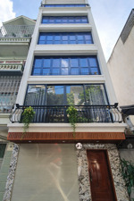 !!! hoàng quốc việt: 25 tỷ: 67m: 5 tầng thang máy xây mới; ô tô tránh, 2 thoáng. ở sướng đón tết