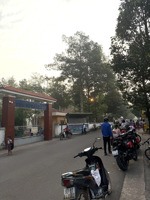 chủ ngộp bank cần bán gấp lô đất đối diện chợ trường kinh doanh buôn bán giá:855tr/lô lh 