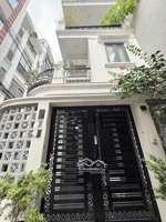 nhà phố hiện đại , tinh tế đường huỳnh văn bánh . nhà mới đón tết