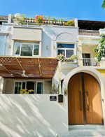 cho thuê biệt thự 4pn nhà đẹp diện tích 7x18 trung tâm phú mỹ hưng giá chỉ 55 triệu . liên hệ