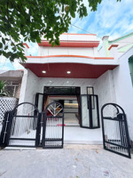 nhà gác lửng đúc, cách đường cách mạng tháng tám 50m
- địa chỉ k347/.. cmt 8
- dt 78m2 ngang 5m2