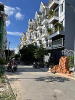 bán nhà 4 lầu đường nội bộ 12m có vỉa hè gần chợ cầu nguyễn văn quá, q12 hơn 6 tỷ xxx