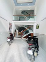 nhà mới 4 tầng ở ngay, thạnh lộc 28, 4pn, hẻm xe hơi tránh, gần chợ cầu đồng, giá 6 tỷ
