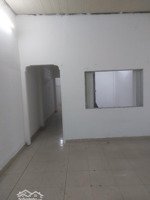 nhà cấp 4 mặt tiền 149 dương văn dương gần trường chợ, chính chủ cho thuê liên hệ minh