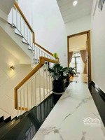 chủ kẹt tiền bán gấp nhà sư vạn hạnh 12, quận 10. giá 8tỷ 890 .