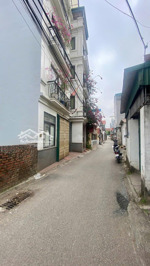 hơn 5 tỷ -nhà long biên 5 tầng ở ngay - 10p ra aeon long biên