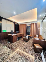 nhà đẹp ở ngay - đường 24m - full nội thất - vỉa hè 6m - đường trước nhà 24m