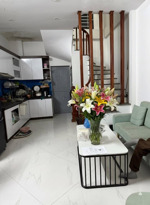 cần bán nhà 5 tầng gấp trước tết 5.9 tỷ có thương lượng