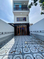 siêu phẩm chợ hóc môn. 125m2 ngang 5, đường 6m, 3 tầng, chỉ 6 tỷ