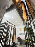 bán nhà thịnh quang, đống đa, 32m2, 5 tầng, mt 5.35m, full nội thất, 8.1 tỷ