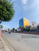 quận 7 _htp, ngang khủng long 14m x14m, giá tiền nhỏ. 165m2. cách mặt tiền chỉ 30m, kế bên pmh