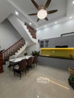 cực đẹp! lò đúc 30m, 5 tầng, 6.95 tỷ, lô góc, gần phố, gần ô tô, dân trí cao