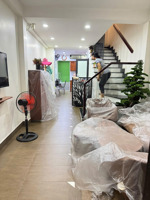 mặt tiền công chúa ngọc hân , nhà 3 tầng mới kiên cố vào ở liền . giá 9 tỷ