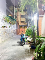 bán nhà phú nhuận sát mặt tiền khuvip phan xích long -4 tầng gần quận1