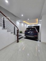 bán nhà quận thanh xuân 50m, 6 tầng, thang máy, ô tô 7 chỗ vào nhà, nội thất xịn, chủ bán 18 tỷ.