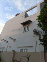 tìm ko ra căn nào tốt hơn! chủ gấp bán - nhà btct 3tầng - dt 110m2 (5,2x22) - đường xe tải thông