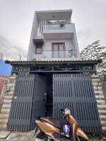 bán nhà ngay chợ đầu mối bà điểm 5x20 trệt 2 lầu giá 5.5 tỷ còn bớt