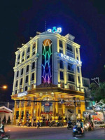 góc 2 mặt tiền nguyễn đình chiểu, quận 1. (đối diện the marq). 138,6m2 (6,5x21m), hầm 5 tầng. 45 tỷ